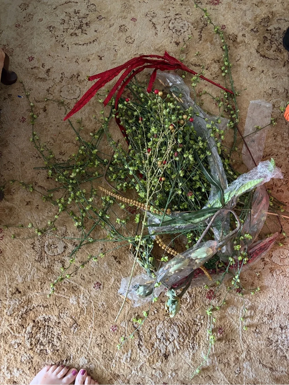 Over 30 stems. Mostly green - some red and gold NWT